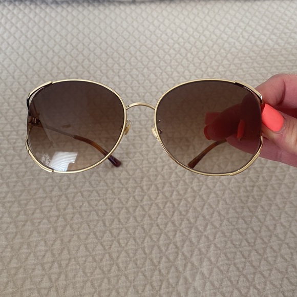 Gucci sunglasses with case, bag, cloth and authenticity card. - Picture 4 of 6